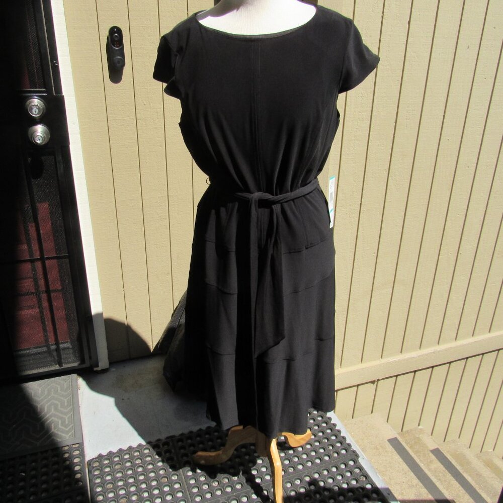 #174  NEW WOMEN'S BLACK JERSEY DRESS BY ANNE KLEIN  (SIZE 16US)